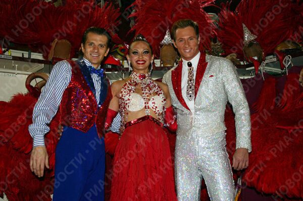 Moulin Rouge turns 120, features Russian can-can - Sputnik International