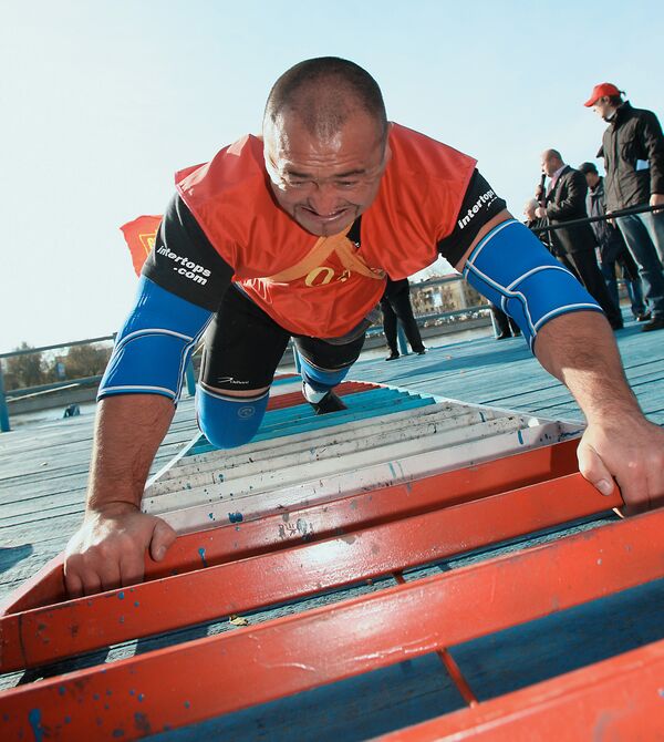 Russian weightlifter Elbrus Nigmatullin  - Sputnik International