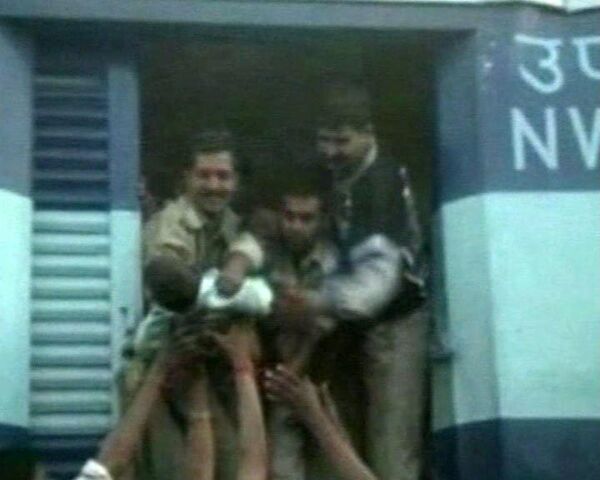 2 trains collide; India - Sputnik International