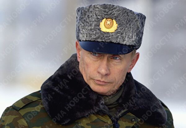 Russians see Putin as “a real man - Sputnik International
