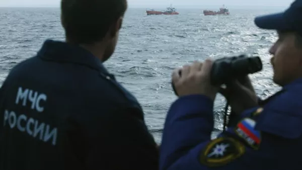 Russian Tu-142 wreckage brought to surface in Tatar Strait - Sputnik International