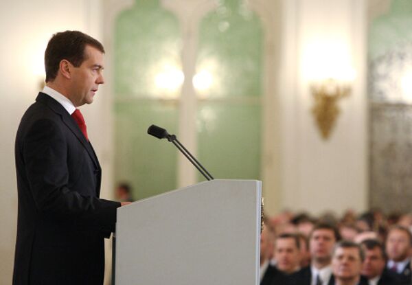 President Dmitry Medvedev delivering his annual state of the nation address to the Federal Assembly in St. George's Hall of the Kremlin on November 12, 2009. President Dmitry Medvedev delivering his annual state of the nation address to the Federal Assembly in St. George's Hall of the Kremlin on November 12, 2009. - Sputnik International