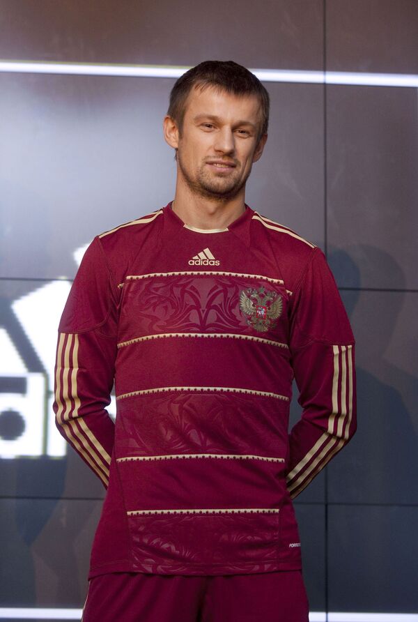 Russian midfielder Sergei Semak - Sputnik International