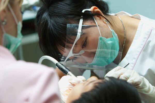  Chinese female centenarian gets new teeth - Sputnik International