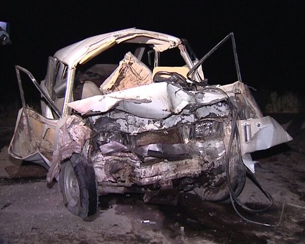Bomb explodes on hood of police officer's car in Dagestan - Sputnik International