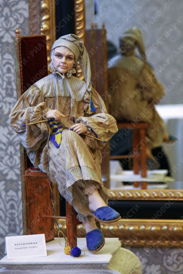 Charity auction showcases Ukrainian politicians depicted as dolls  - Sputnik International