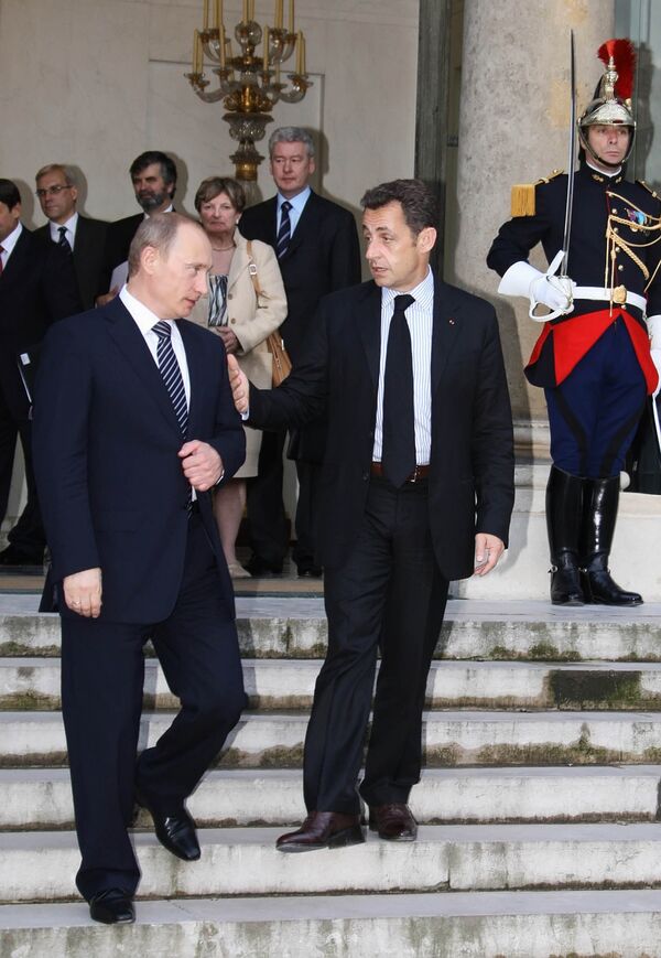 Vladimir Putin and Nicolas Sarkozy meet in Paris - Sputnik International