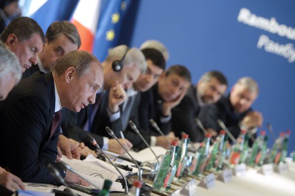 Vladimir Putin leads ‘Great Commercial Embassy’ to Europeзской комиссии - Sputnik International