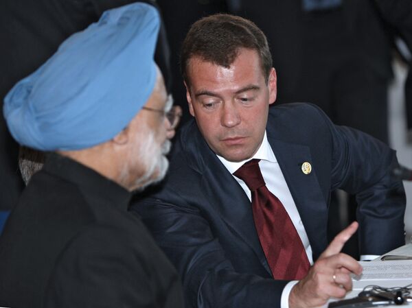Russian President Dmitry Medvedev and Indian Prime Minister Manmohan Singh - Sputnik International