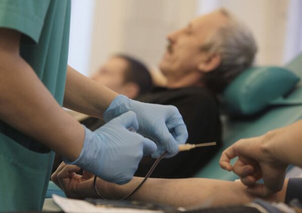 Perm residents donate blood to help nightclub blaze victims - Sputnik International