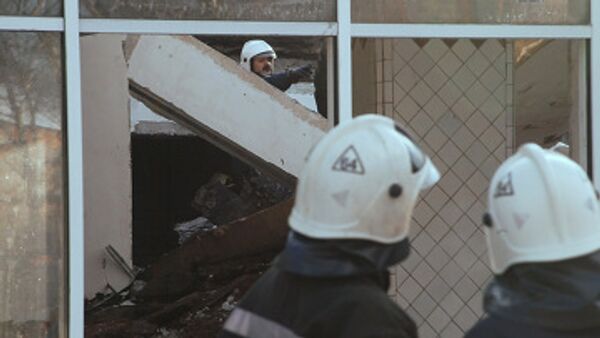 Russian police probe collapse of hockey rink roof - Sputnik International