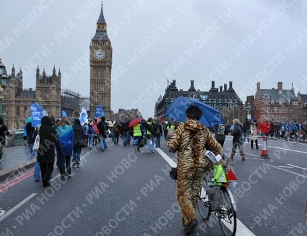 Thousands join the Green march in London - Sputnik International
