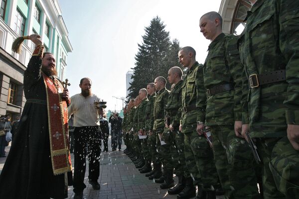 Russia restores full-scale military priesthood  - Sputnik International