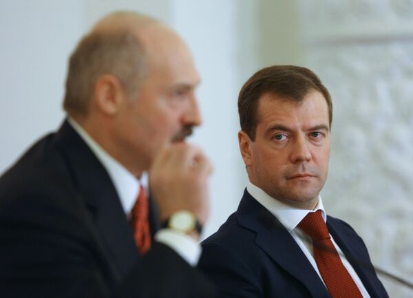 Russian President Dmitry Medvedev and Belarusian President Alexander Lukashenko - Sputnik International