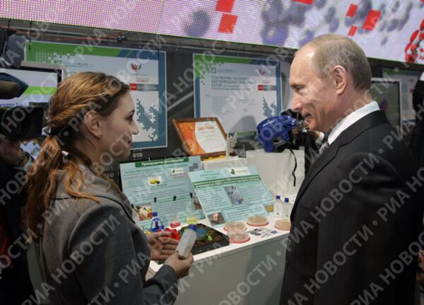 Vladimir Putin and young Russian inventors - Sputnik International