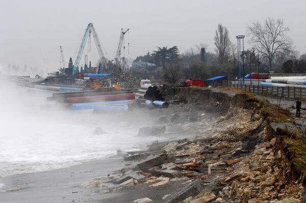 Powerful winter storm hits Russia's Olympic city Sochi - Sputnik International