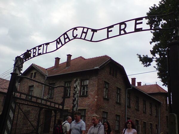 Sign Arbeit Macht Frei in  Auschwitz  - Sputnik International