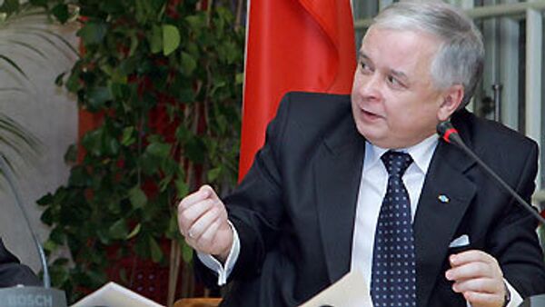 Poles would invite President Kaczynski to Christmas table - poll - Sputnik International