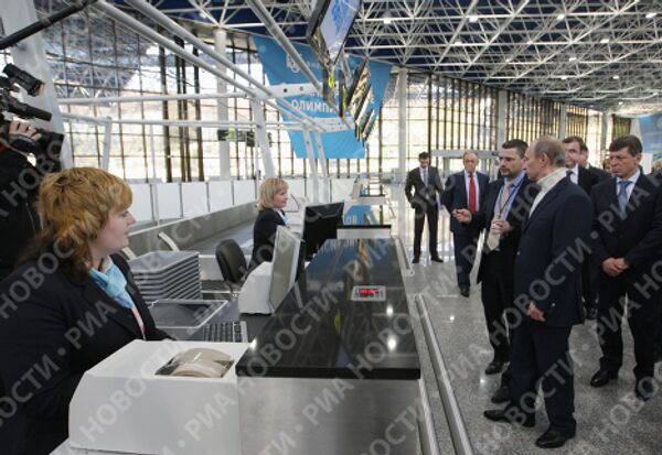 Vladimir Putin inspects Sochi Olympic facilities - Sputnik International