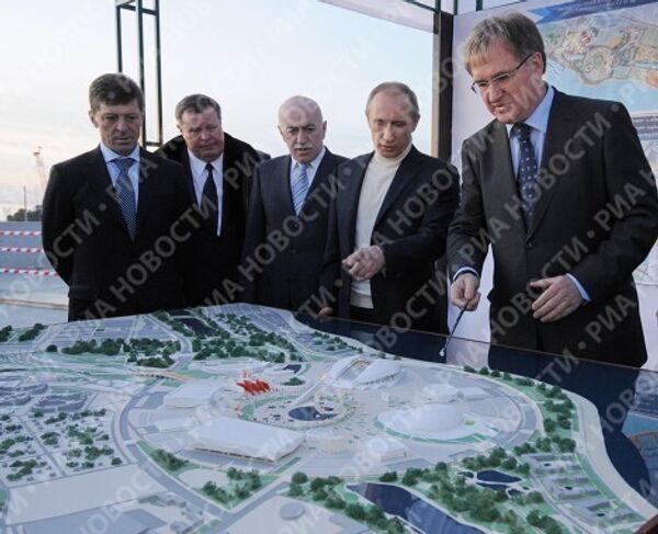 Vladimir Putin inspects Sochi Olympic facilities - Sputnik International