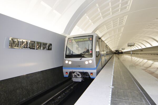 Moscow’s new metro stations and their first passengers - Sputnik International