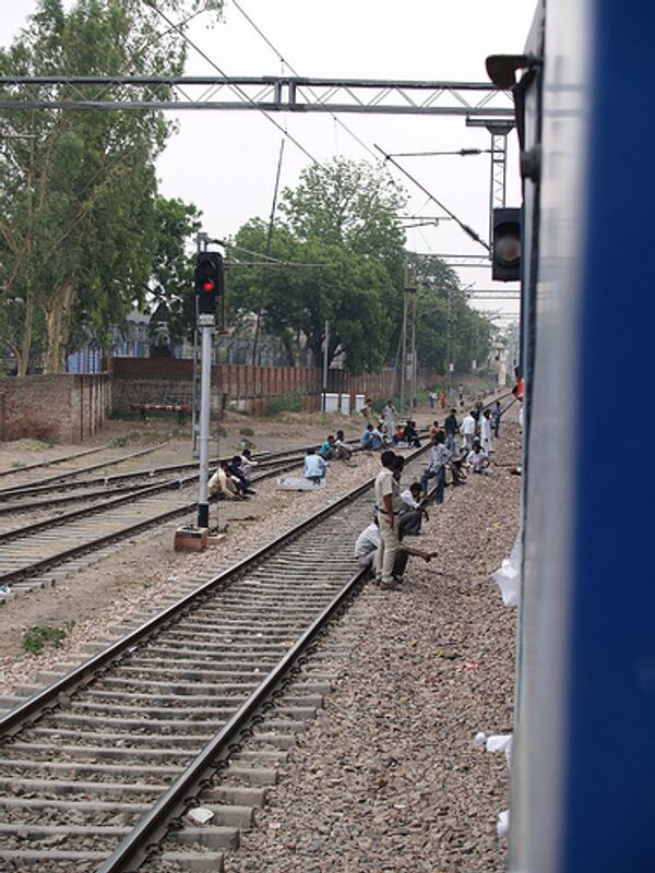 The crash occurred near the Panki railway station in Kanpur on Saturday - Sputnik International