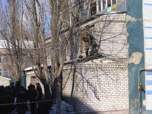 Police in Russia's Dagestan surround militants, start attack  - Sputnik International