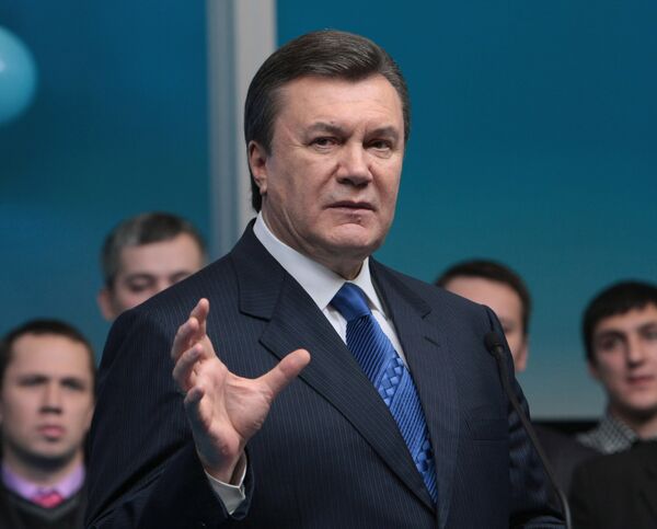 With almost a third of ballots counted, opposition leader Viktor Yanukovych is leading in Ukraine's presidential elections. - Sputnik International