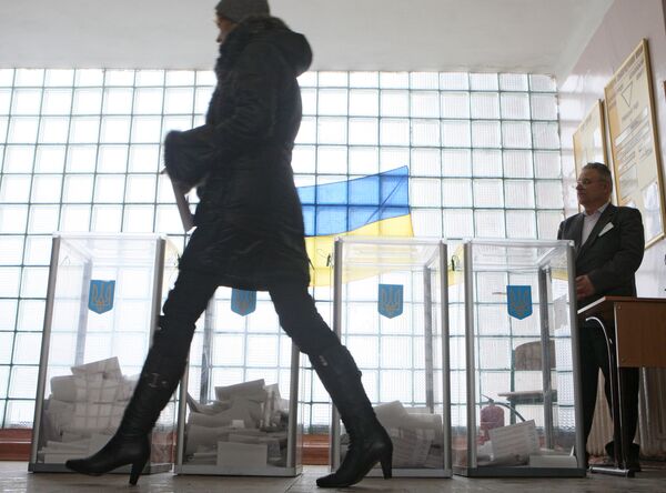 Ukraine allows entry for CIS monitors after talks - Sputnik International