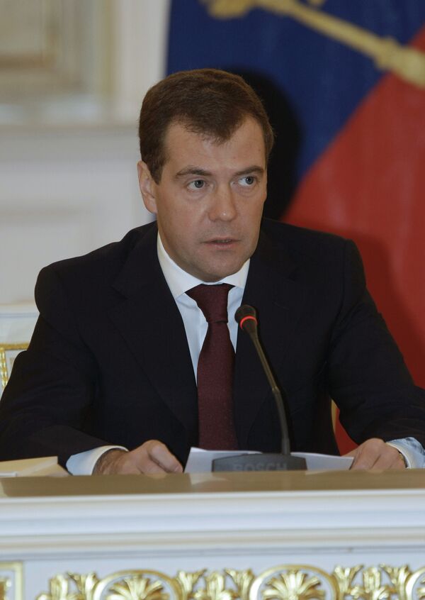  Russia's Medvedev urges economic development of North Caucasus  - Sputnik International