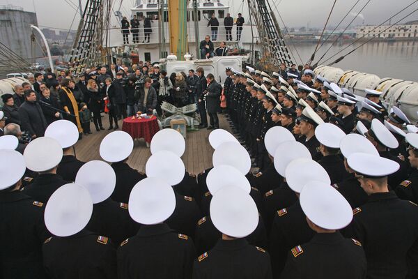 Kruzenshtern cadets get their first sea rank on completing the expedition - Sputnik International