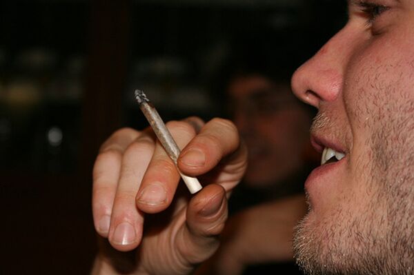 Dutch smokers face higher health insurance - Sputnik International