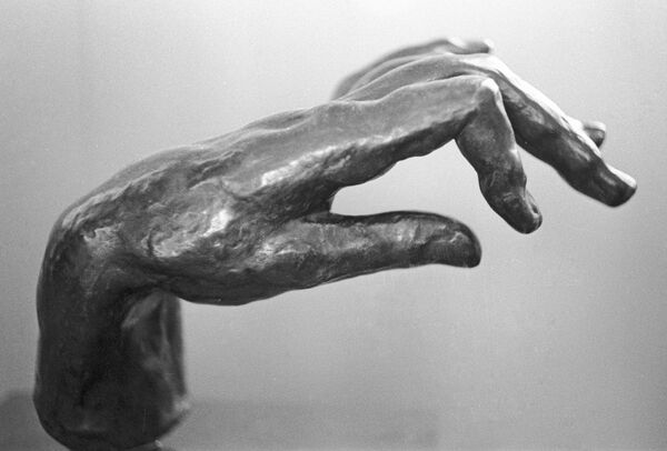 Auguste Rodin's bronze sculpture Pianist's Big Hand from exhibition Rodin and His Time in the Pushkin Fine Arts Museum - Sputnik International