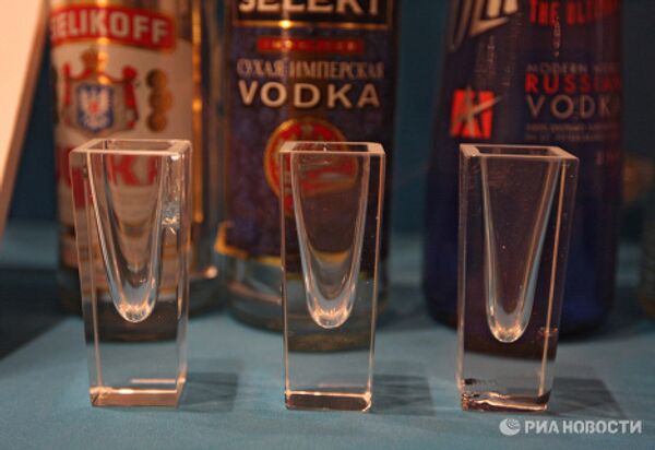 Glasses, bottles and other exhibits of the Vodka Museum - Sputnik International
