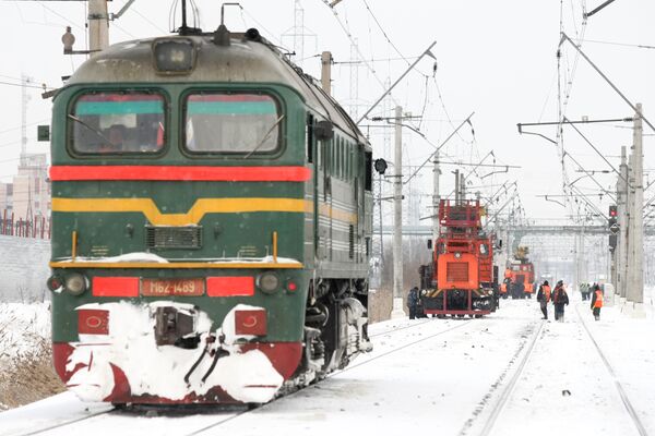 Blast hits rail tracks in St. Petersburg - Sputnik International