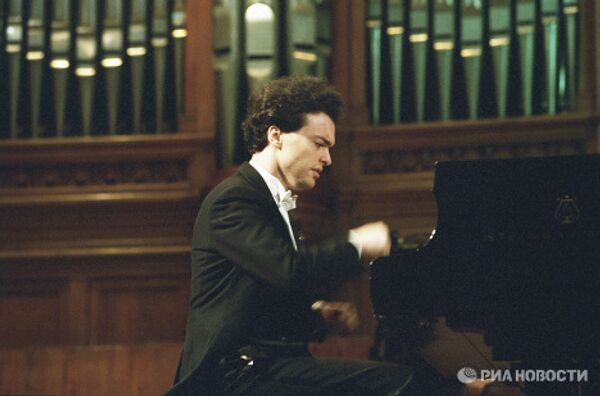 Pianist Evgeny Kissin - Sputnik International
