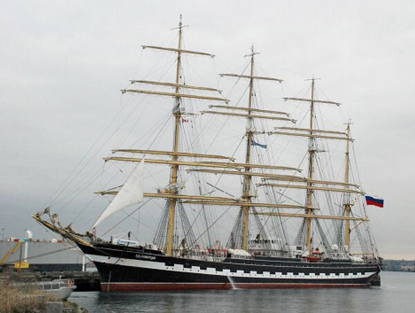 Russia's Kruzenshtern sailing ship arrives in Vancouver Russia's Kruzenshtern sailing ship arrives in Vancouver - Sputnik International