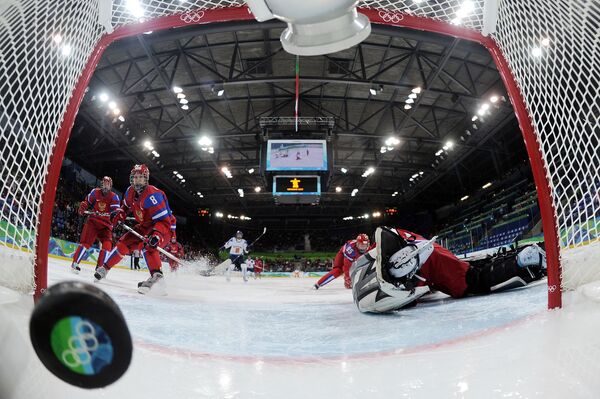  Russian team defeats Slovakia 4-2 in women's ice hockey  - Sputnik International
