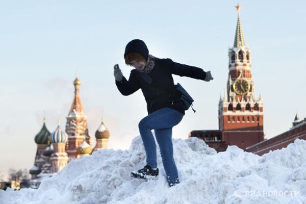 Over the top. Consequences of Moscow’s massive snowfall - Sputnik International