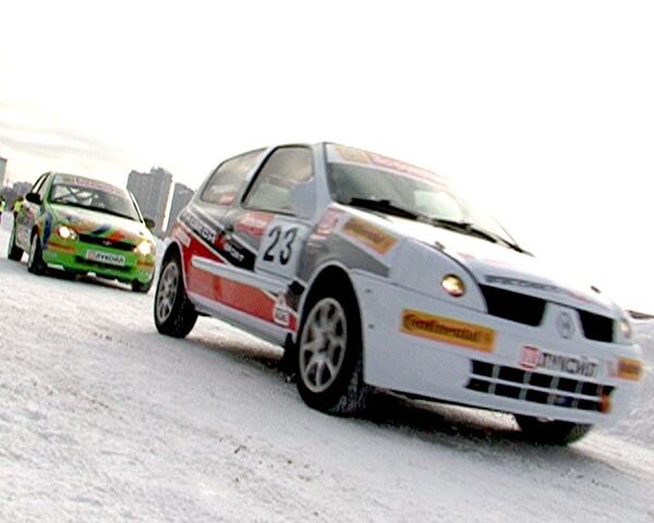 Russian race car drivers; David Coulthard vs. Vitaly Petrov - Sputnik International