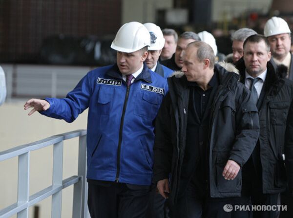 Vladimir Putin tours the Sayano-Shushenskaya hydroelectric power plant - Sputnik International