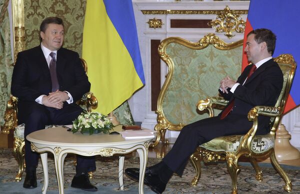 Russian President Dmitry Medvedev and his Ukrainian counterpart Viktor Yanukovych - Sputnik International