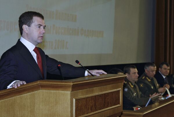 Dmitry Medvedev at Defense Ministry meeting - Sputnik International
