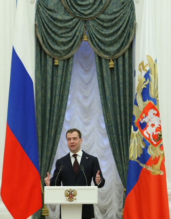 Dmitry Medvedev presents awards to Russian Olympic team - Sputnik International
