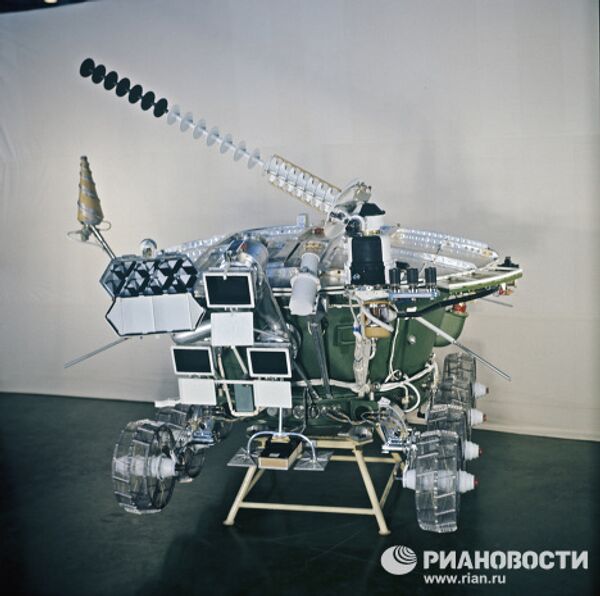 The Soviet lunar rover Lunokhod 2 before disappearing for 37 years - Sputnik International