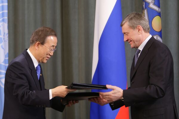 Ban Ki-moon and Nikolay Bordyuzha - Sputnik International