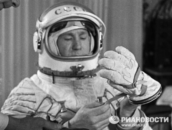 Alexei Leonov – the first person to walk in space - Sputnik International