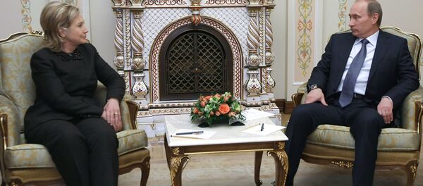 Russian Prime Minister Vladimir Putin meets with US Secretary of State Hillary Clinton in Novo-Ogarevo - Sputnik International