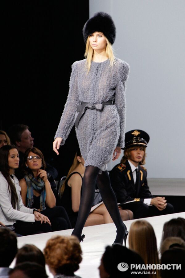 Valentin Yudashkin opens Fashion Week in Gostiny Dvor - Sputnik International