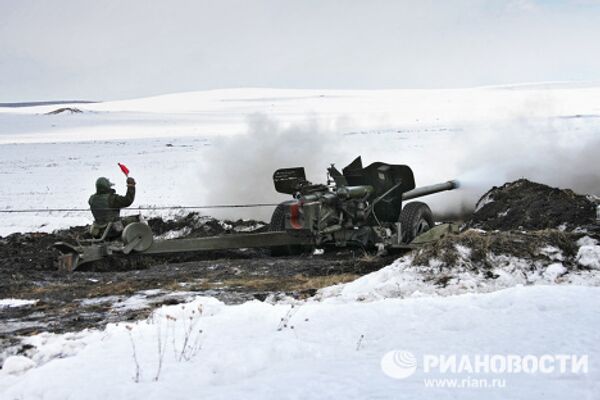 Chebarkul firing range hosts artillery drills - Sputnik International